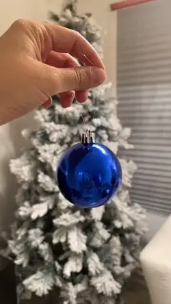 Decorating the tree 