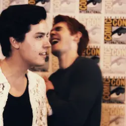kj apa and cole