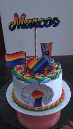 Bolo arco-íris 