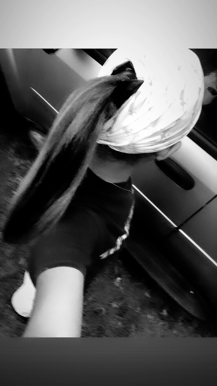 Ela é a pintora❤️.