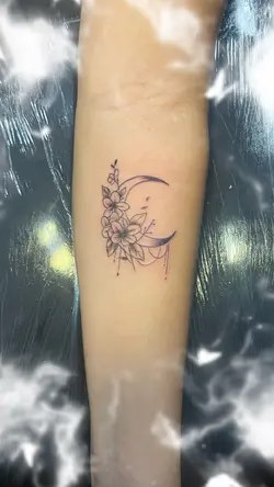 Fine Line Tattoo