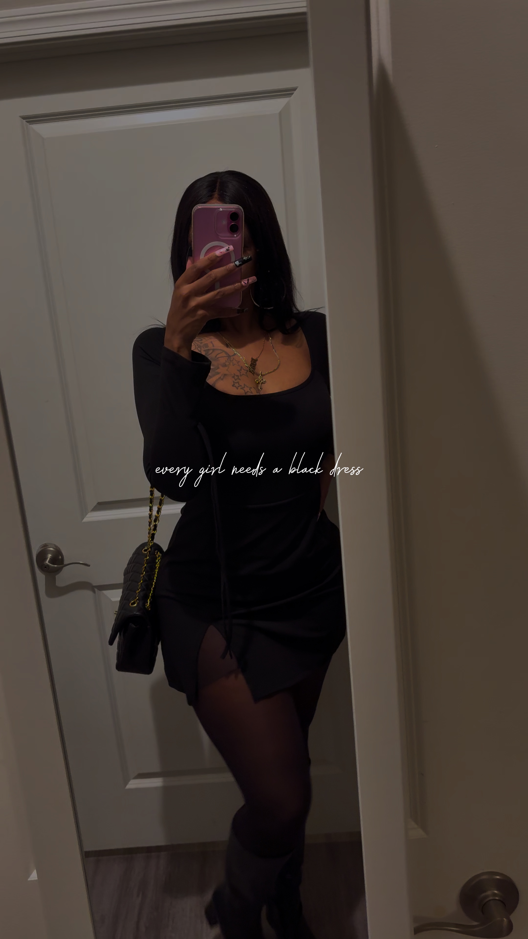 Schwarzes Kleid