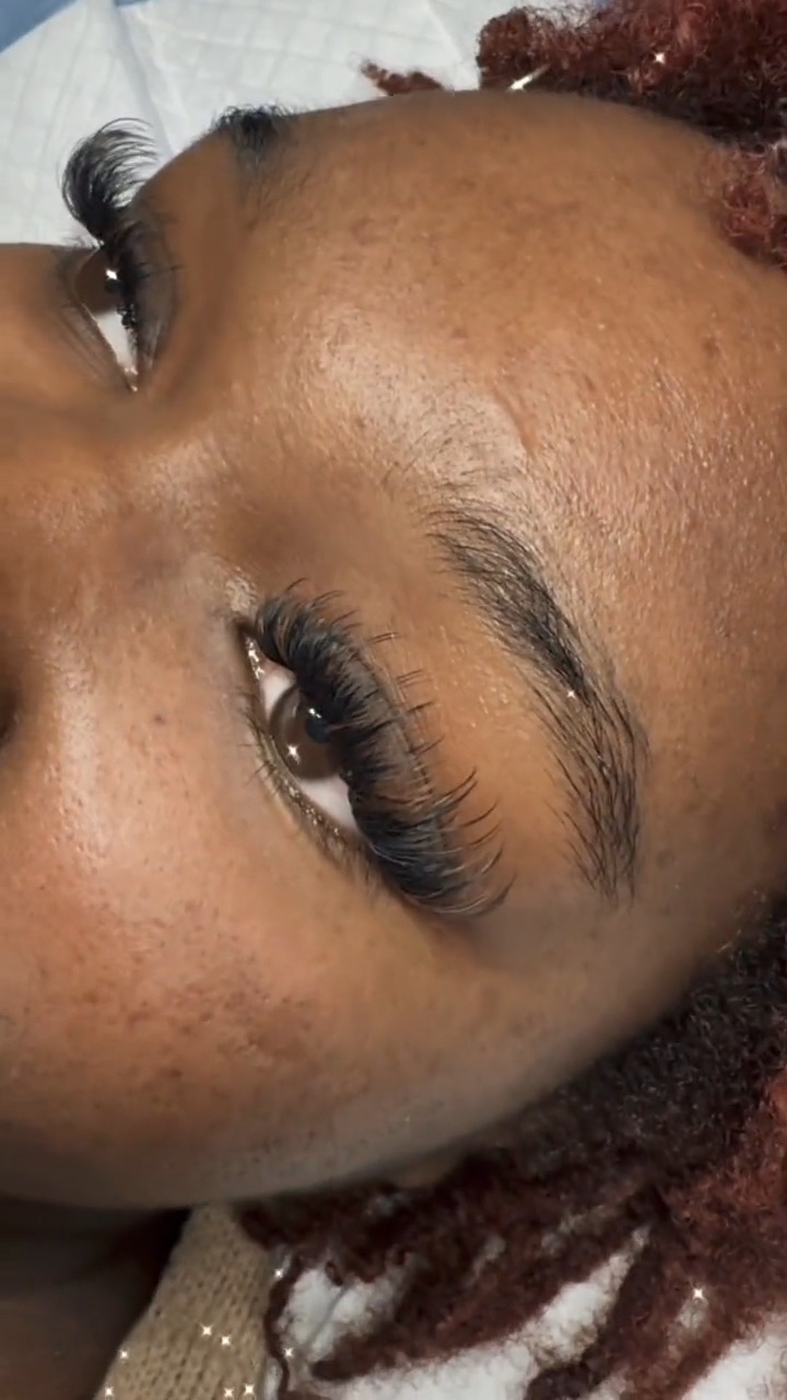 Lash TikTok/Reel