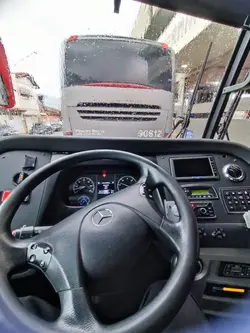 Motorista curioso