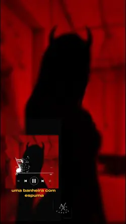 ela linda semi nu***