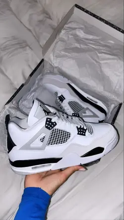 Jordan 4s