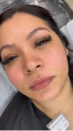 Lip blushing
