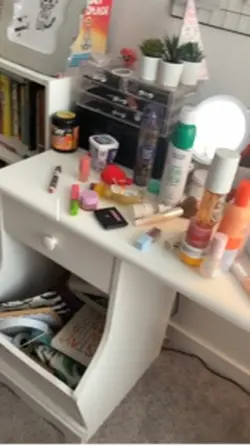 clean my desk 🎀⭐️