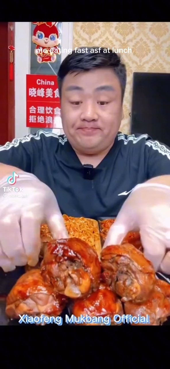 Yo comiendo 