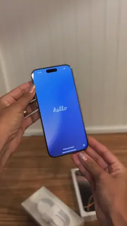 Unboxing iPhone