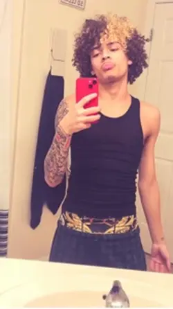 Damn he fine😍😍 