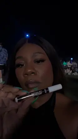 Doing my make up pic