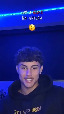 Com a 🔫 na cintura