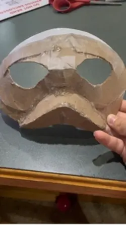 Making a kiwi mask