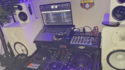 DJ