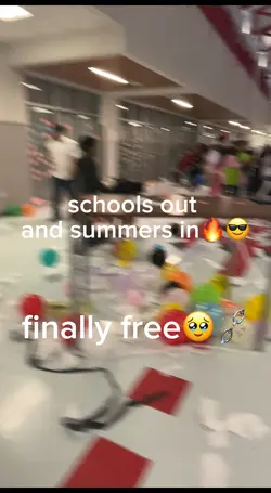 last day of school🥹✌️