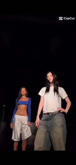 Dances dance